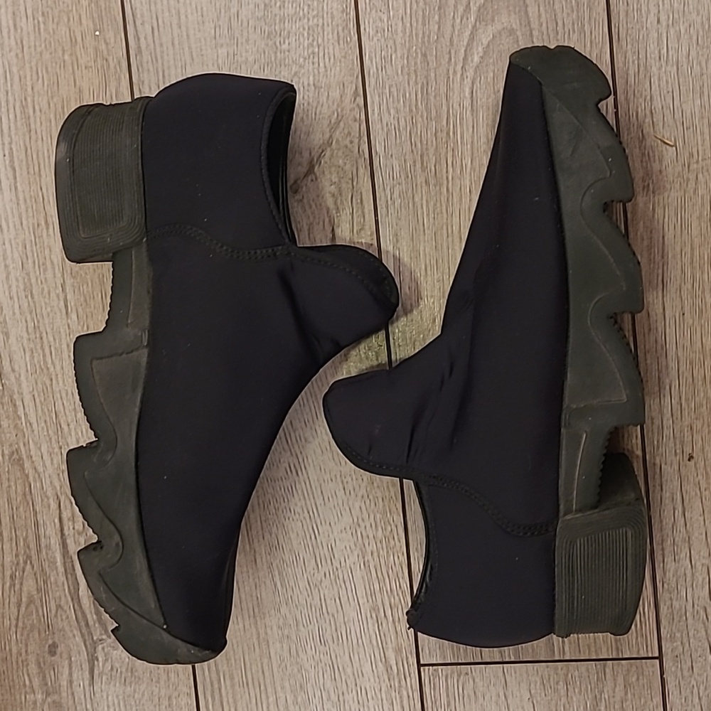 iRi NYC Wes Solid Black‎ on Black Sz Size EU 38 / US 7.5 Womens Sneakers